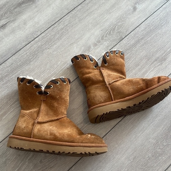 Ugg chestnut Aidah slip on suede sheepskin ankle boot size 6 - Picture 2 of 13